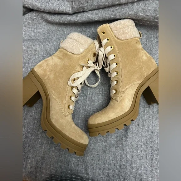 Veronica Beard size 8 Westport Lamb Fur Suede Heeled Boots
